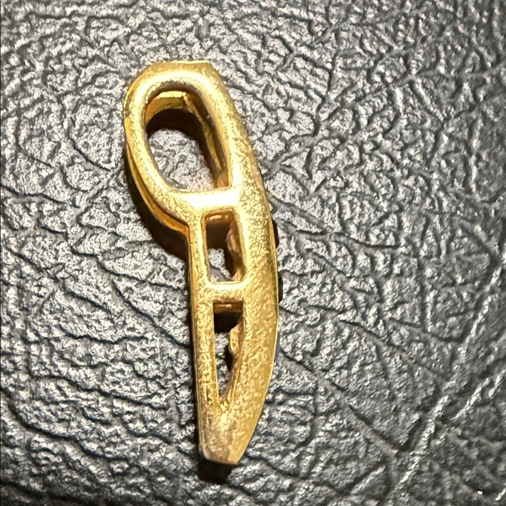 Elegant Gold and Multicolor Gemstone Pendant - Picture 2 of 8